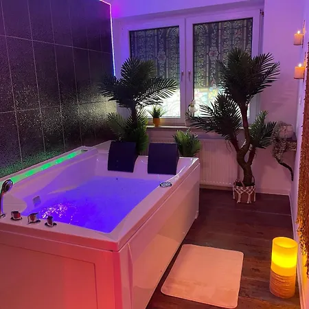 Historic Vintage With Jacuzzi & Sauna