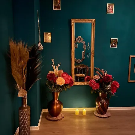 Historic Vintage With Jacuzzi & Sauna Essen