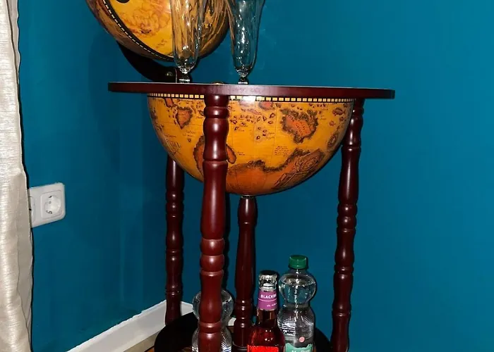 Historic Vintage With Jacuzzi & Sauna Apartment *